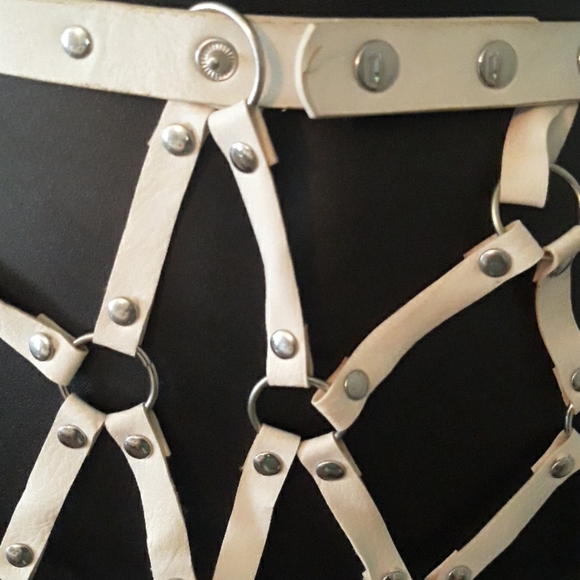 Windsor link skirt!! 😳😳 - Picture 2 of 2